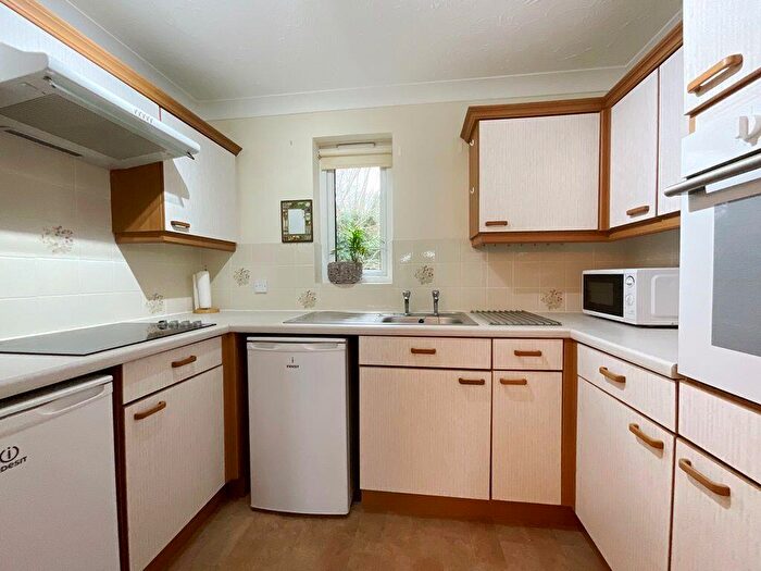 2 Bedroom Flat For Sale In Chase Close, Birkdale, Southport, PR8