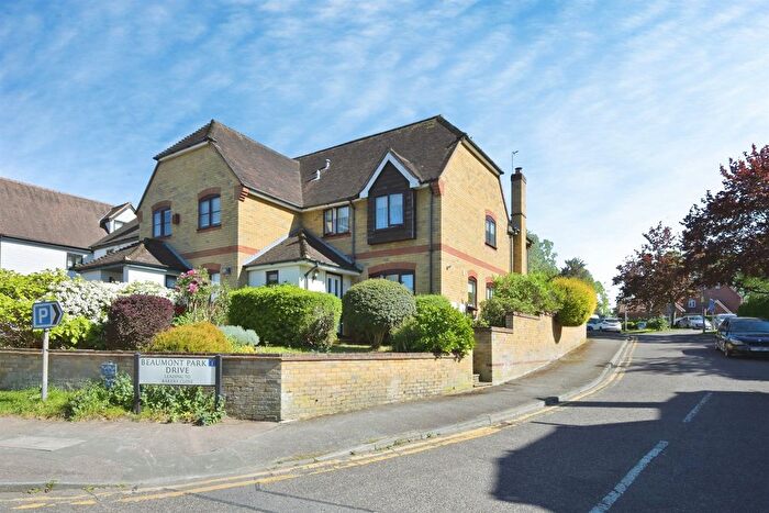 4 Bedroom Semi-detached House For Sale In Harlow Road, Roydon, Harlow, CM19