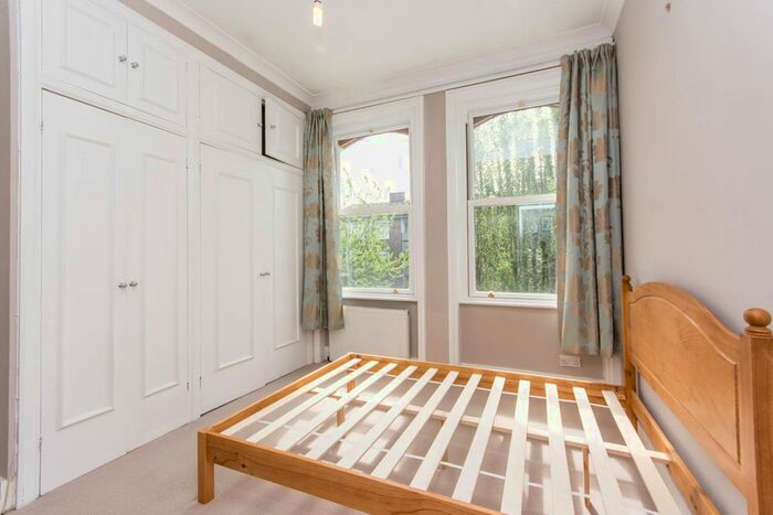 2 Bedroom Flat To Rent In Netherwood Road, Brook Green, London, W14
