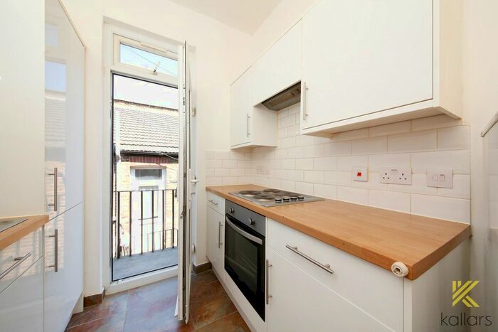 1 Bedroom Flat To Rent In Rockmount Road, London, Greater London, SE18