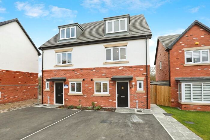 3 Bedroom Town House For Sale In Salt Drive, Wincham, Northwich, CW9