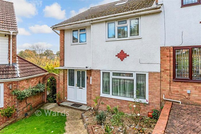 5 Bedroom Semi Detached House For Sale In Sussex Drive, Walderslade, Chatham, Kent, ME5