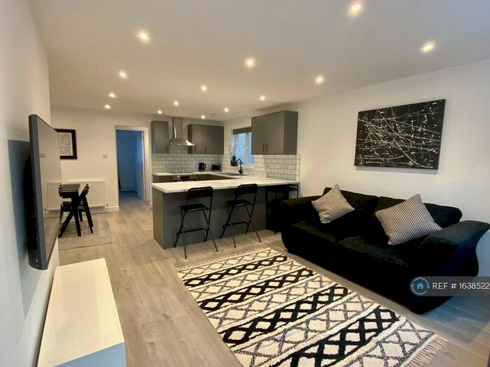 1 Bedroom Maisonette To Rent In Guinevere Road, Crawley, RH11