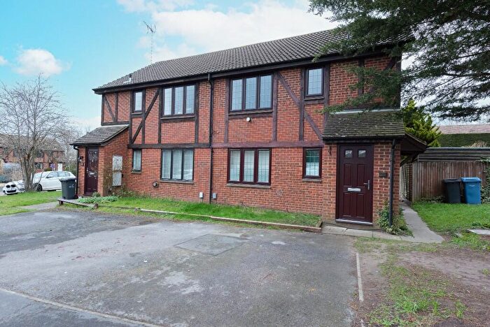 1 Bedroom Maisonette For Sale In Morley Close, Yateley, Hampshire, GU46