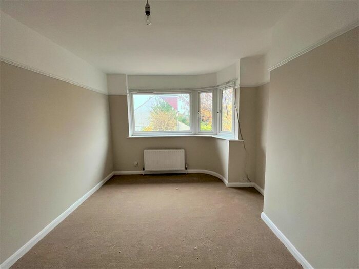 2 Bedroom Maisonette To Rent In Woldham Road, Bromley, Kent BR2