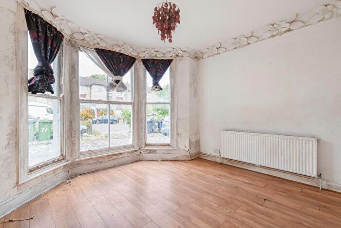 3 Bedroom Flat For Sale In Sunderland Road, London, SE23