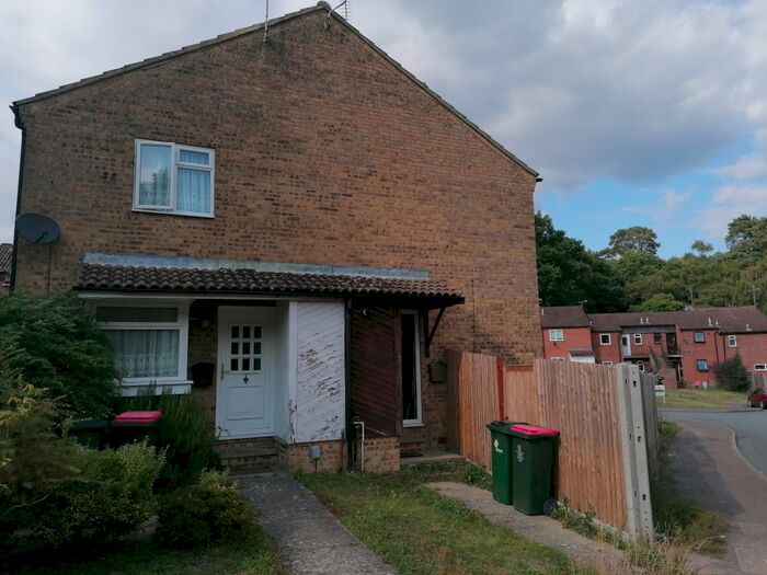 1 Bedroom House To Rent In Brooklands Road, Crawley, RH11