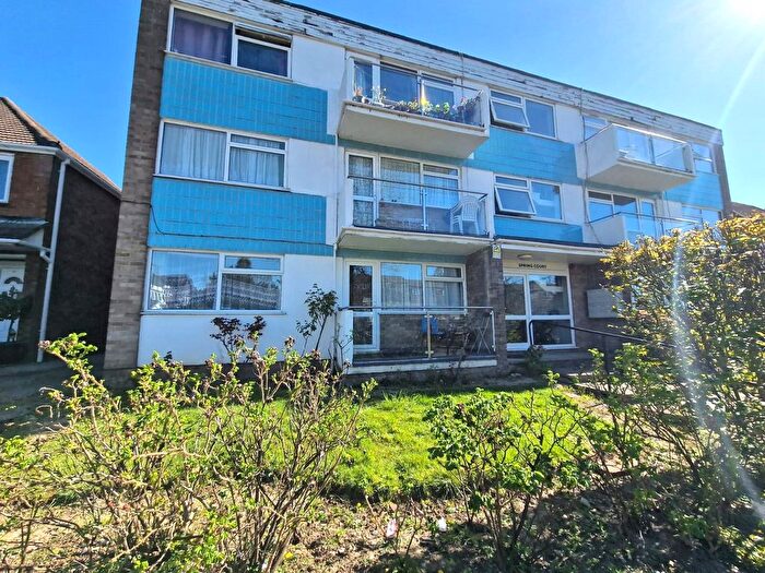 2 Bedroom Flat To Rent In Stonegrove, Edgware, HA8