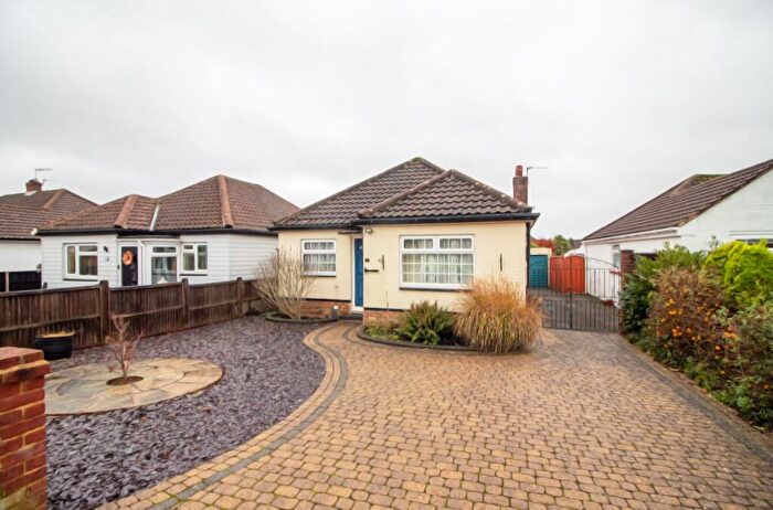 3 Bedroom Detached Bungalow For Sale In Sunnymead Drive, Waterlooville, PO7