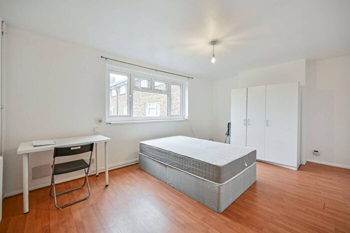 3 Bedroom Maisonette To Rent In Queens Road, Upton Park, London, E13