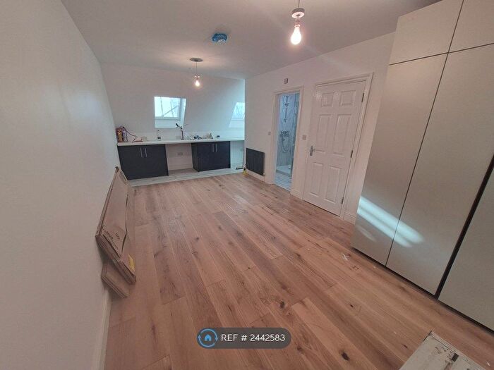 4 Bedroom Flat To Rent In Allen Road, London, N16