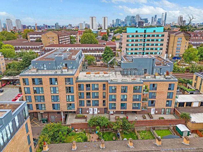 3 Bedroom Flat For Sale In Aubers Ridge Court, Bow, E3