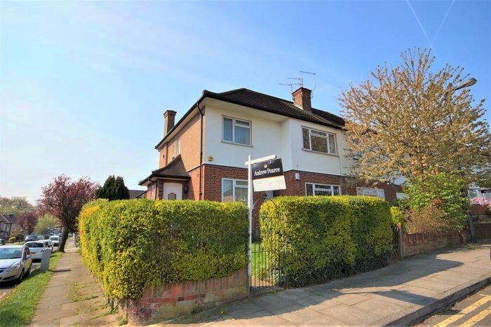 2 Bedroom Maisonette To Rent In Whittington Way, Pinner, HA5