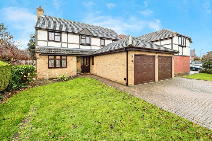 4 Bedroom Detached House For Sale In Tyle Greeen, Hornchurch, Essex, RM11