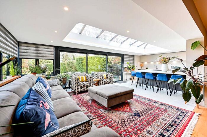 3 Bedroom Detached House For Sale In Foxgloves, Ockham, GU23