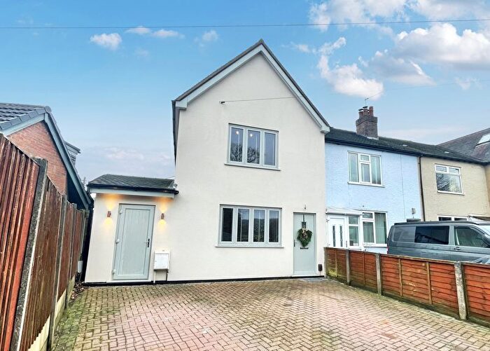 3 Bedroom Property For Sale In Mow Lane, Gillow Heath, Biddulph, ST8