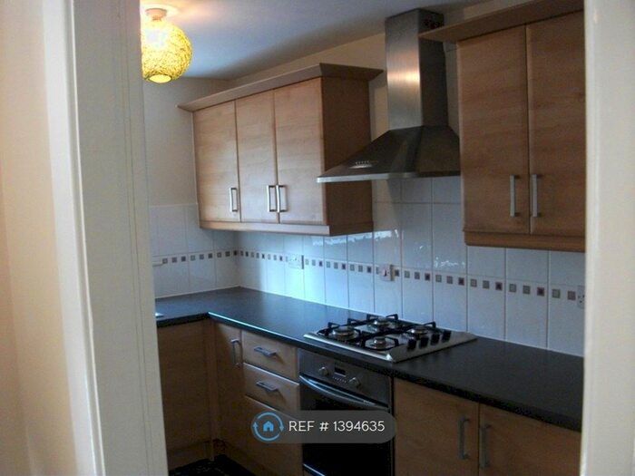 2 Bedroom Flat To Rent In Windsor Court, Barnsley, S70