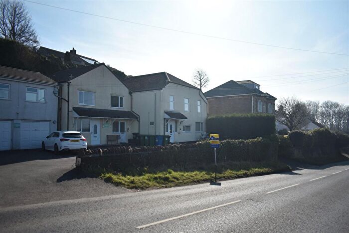 2 Bedroom Flat To Rent In Winterbourne Hill, Winterbourne, Bristol, BS36