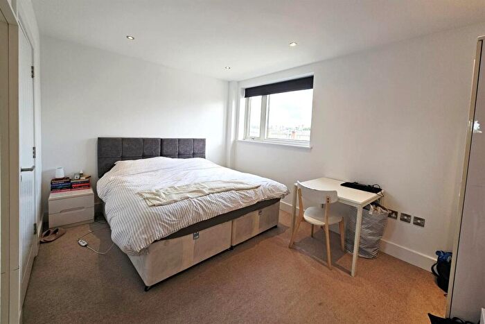 2 Bedroom Apartment To Rent In The Glassworks, Greenwich, SE8