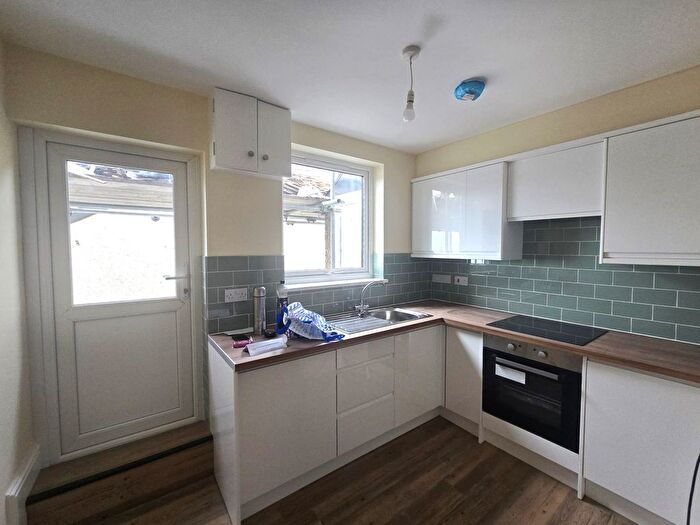 1 Bedroom Flat To Rent In Quay Street, Penzance, TR18