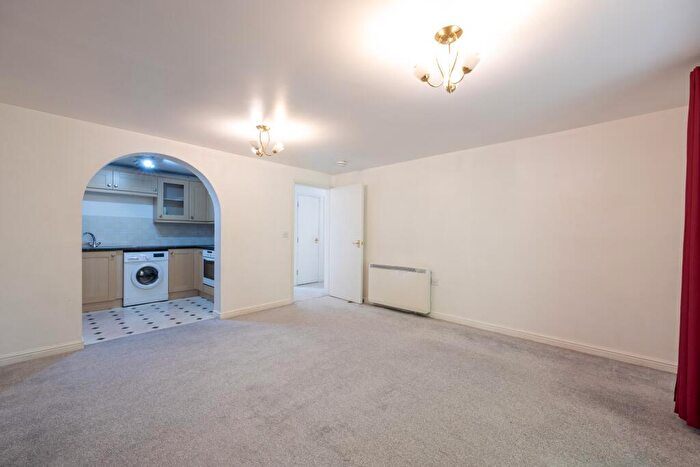 2 Bedroom Flat To Rent In London Road, Newbury, RG14