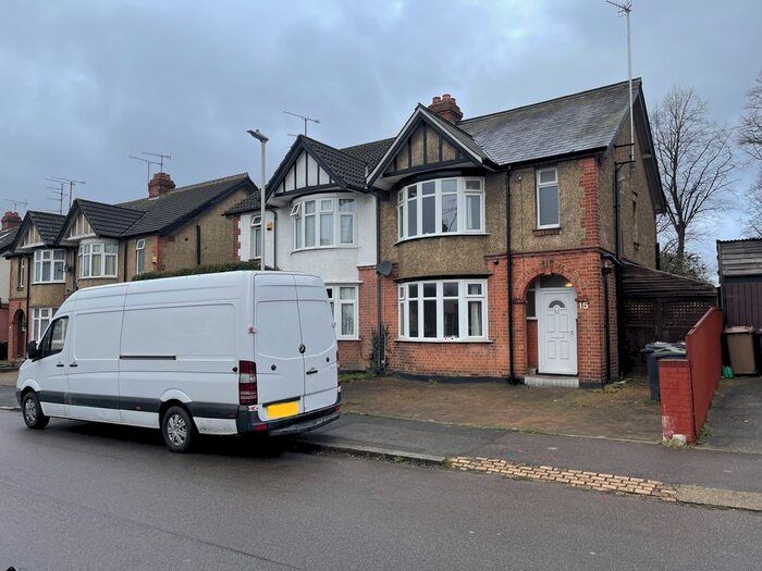 3 Bedroom Semi-Detached House To Rent In Avenue Grimaldi, Luton, LU3