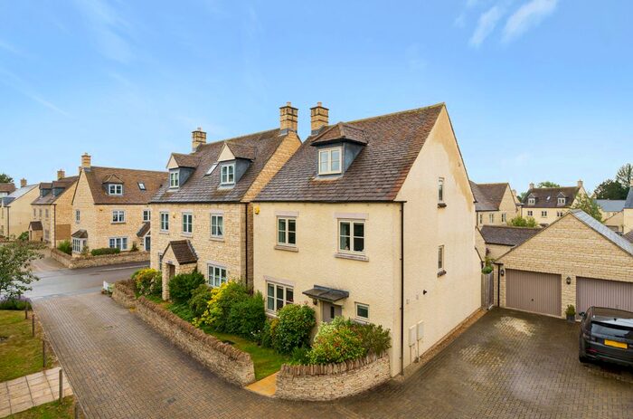 4 Bedroom Detached House For Sale In Scott Thomlinson Road, Fairford, Gloucestershire, GL7