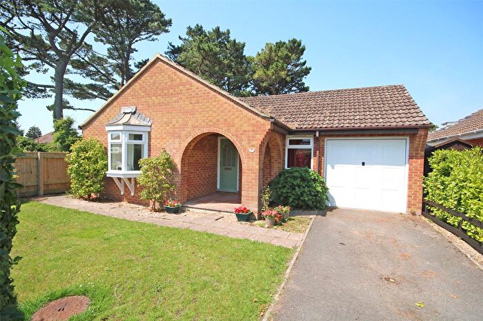 3 Bedroom Bungalow For Sale In Boldre Close, New Milton, Hampshire, BH25