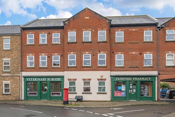 2 Bedroom Flat For Sale In Ashley Court, Fairford Leys, HP19