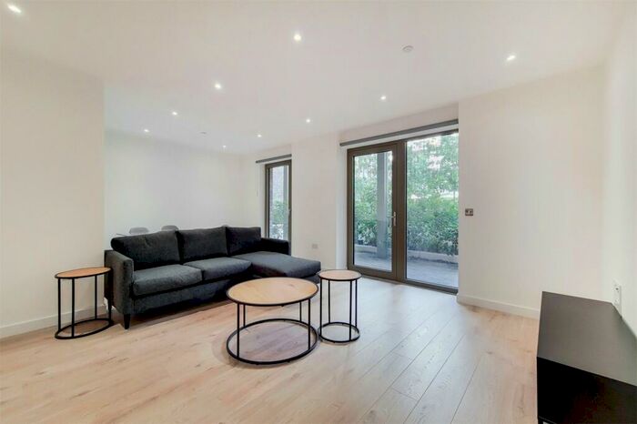 3 Bedroom Apartment To Rent In Atlantis Avenue, London, E16