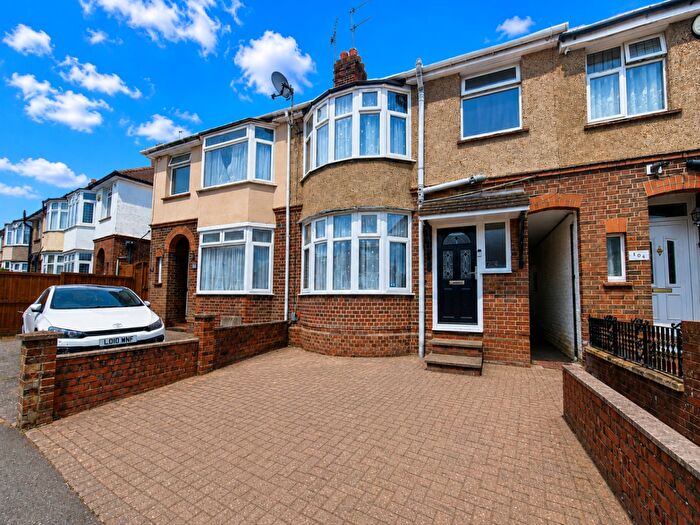 3 Bedroom Terraced House For Sale In Harcourt Street, Luton, LU1