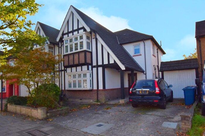 3 Bedroom Semi Detached House For Sale In Lowick Road, Harrow, HA1