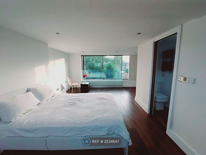 4 Bedroom Flat To Rent In Wilson Road, London, SE5