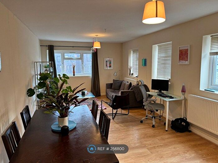 2 Bedroom Flat To Rent In Hackney, London, E8