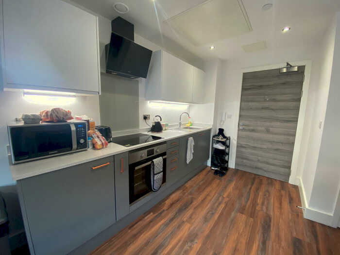 Apartment To Rent In Chatham Street, Sheffield, South Yorkshire, S3