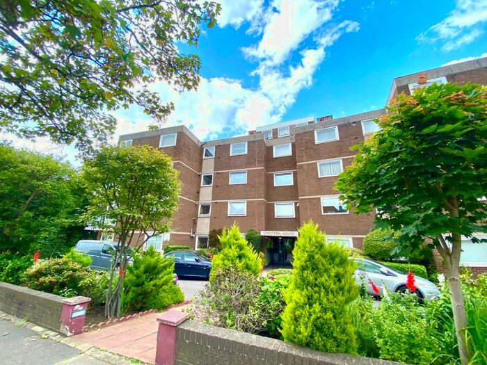 3 Bedroom Flat To Rent In Chiltern House, Hillcrest Road, Ealing, W5