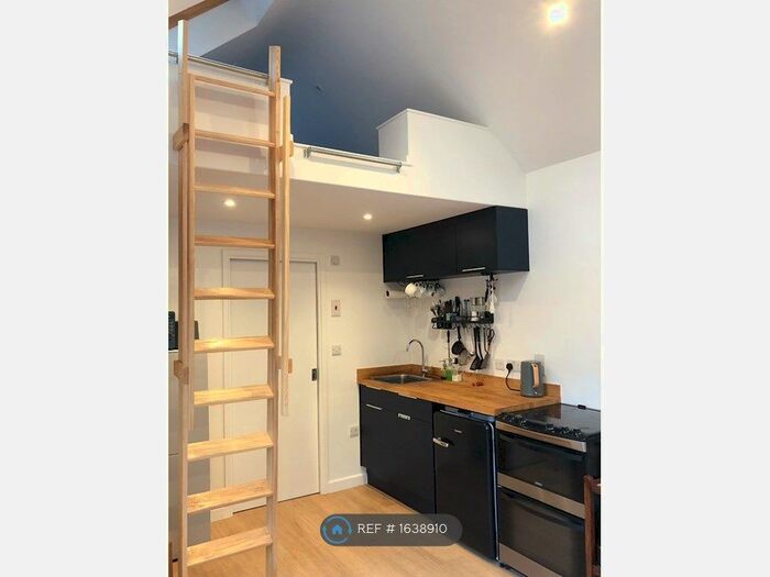 Studio To Rent In Melrose Road, Southampton, SO15