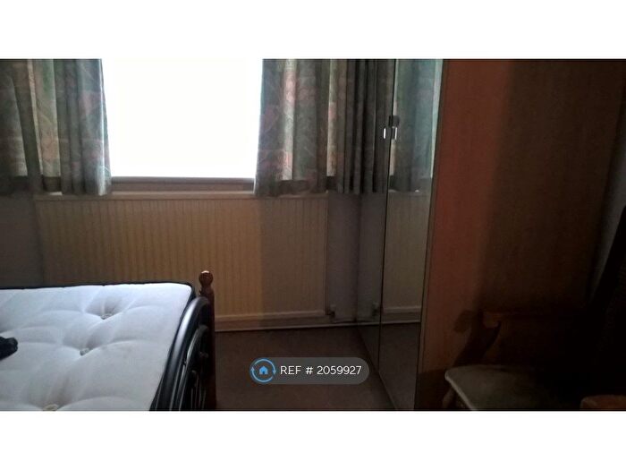 2 Bedroom Flat To Rent In Kenton Road, Harrow, HA3