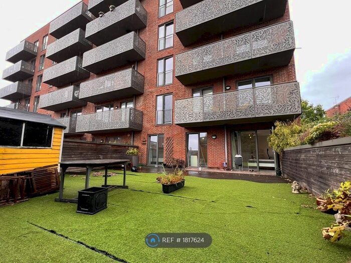 3 Bedroom Flat To Rent In Charford Road, London, E16