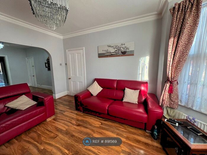 6 Bedroom Semi-Detached House To Rent In Cromwell Road, Feltham, TW13
