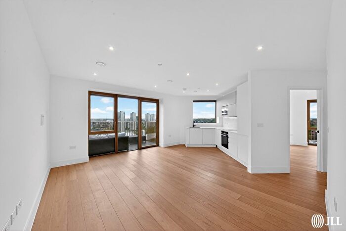 2 Bedroom Flat To Rent In Capital Interchange Way, Brentford, TW8