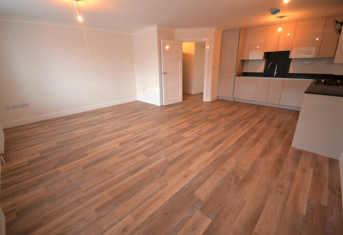 2 Bedroom Apartment To Rent In Wokingham Road, Reading, Berkshire, RG6