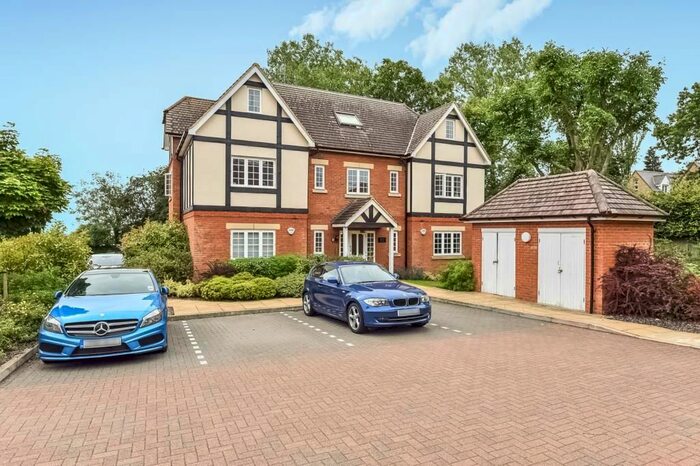 2 Bedroom Flat To Rent In Byron House, Sheridan Court, High Wycombe, HP12