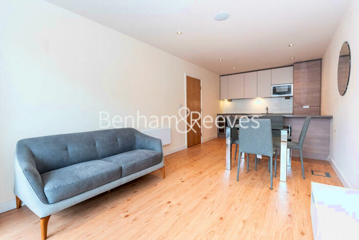 2 Bedroom Apartment To Rent In Heritage Avenue, Beaufort Park, NW9