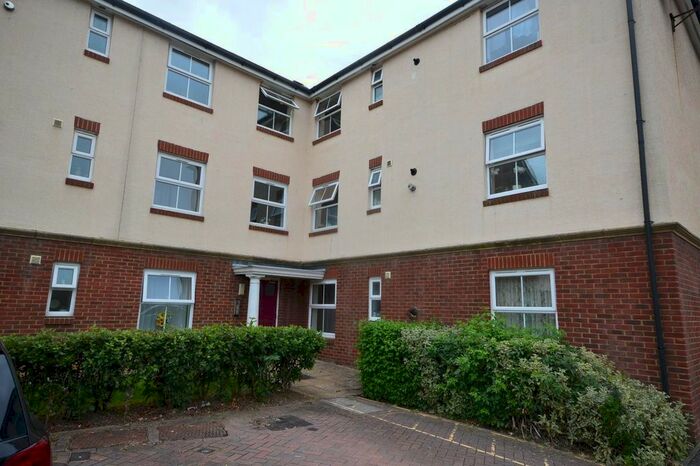 2 Bedroom Flat To Rent In Angus Drive, Kennington, Ashford, TN24