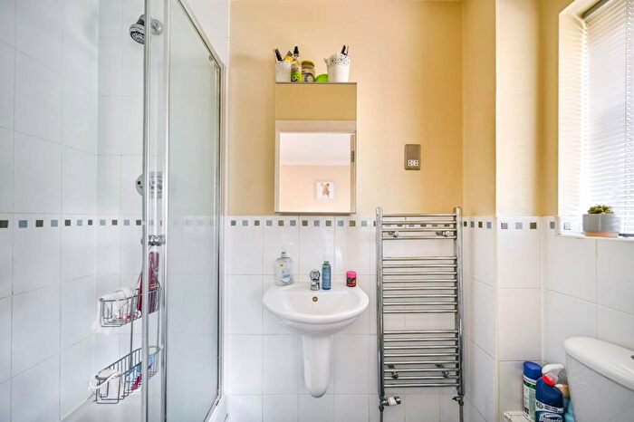 5 Bedroom Detached House For Sale In Ray Meadow, Maidenhead, SL6