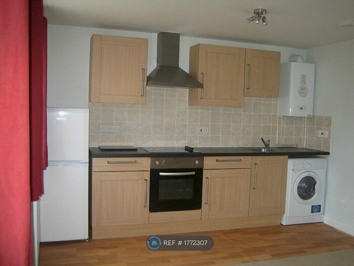 1 Bedroom Flat To Rent In King Street, Newton Abbot, TQ12