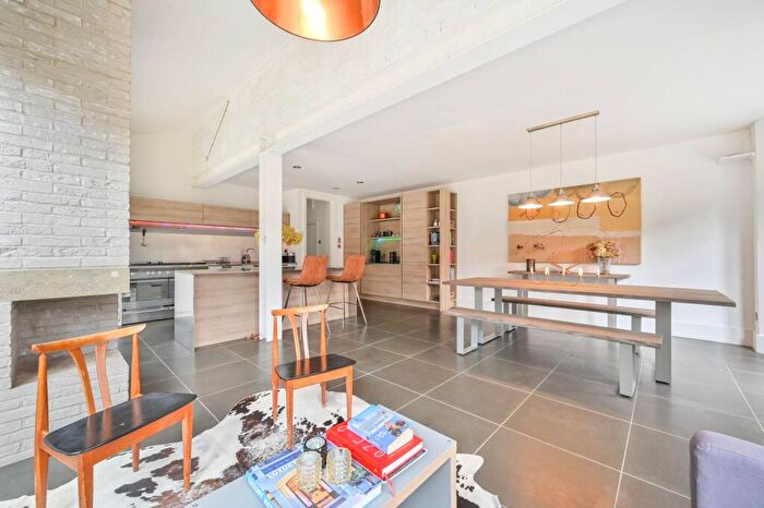 5 Bedroom House To Rent In Kings Road, Willesden, London, NW10