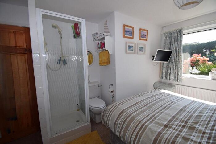 3 Bedroom Detached Bungalow For Sale In Y Ffridd, Morfa Bychan, LL49