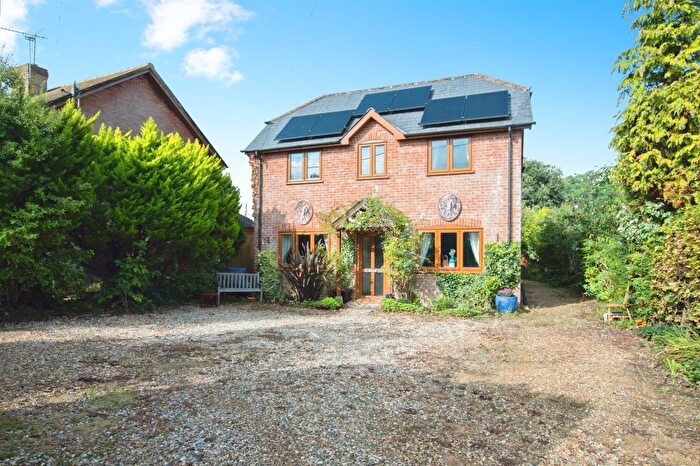 8 Bedroom Detached House For Sale In School Road, Nomansland, Salisbury, SP5